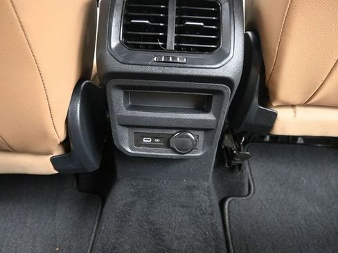 Used 2022 Volkswagen Tiguan SE FWD image 23