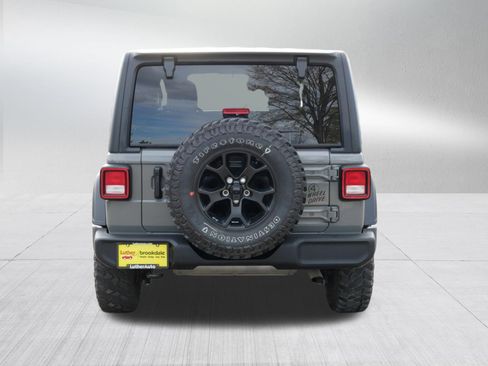 Used 2022 Jeep Wrangler Sport AWD/4WD image 6