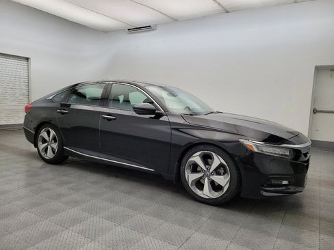 Used 2018 Honda Accord Touring image 11