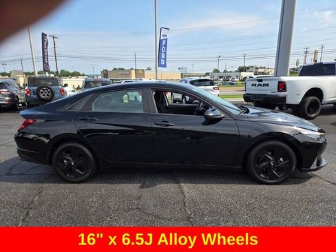 Used 2021 Hyundai Elantra SEL FWD image 10