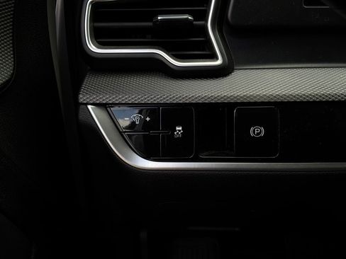 Used 2025 Kia Sportage LX FWD image 19