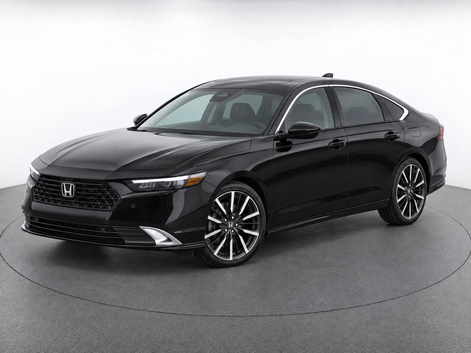 Used 2025 Honda Accord Touring image 2