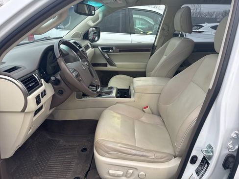 Used 2019 Lexus GX 460 image 22