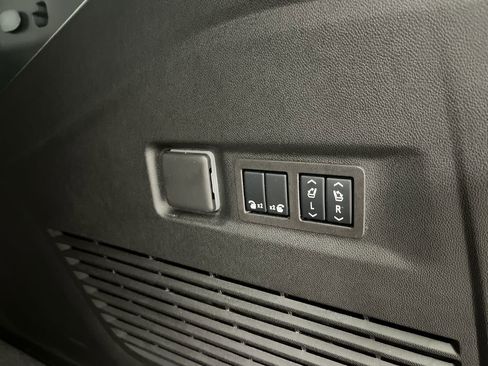 Certified 2024 Chevrolet Suburban RST w/ Luxury Package image 36