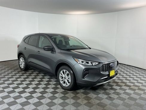 Used 2025 Ford Escape Active w/ Cold Weather Package image 3