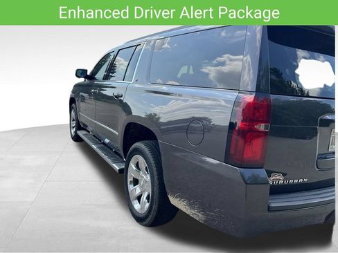 Used 2017 Chevrolet Suburban LT w/ LT Signature Package AWD/4WD image 9
