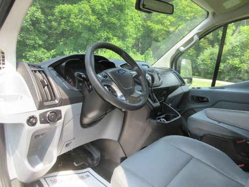 Used 2018 Ford Transit 150 130 Low Roof RWD image 33