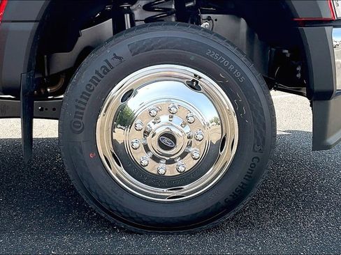 New 2025 Ford F550 2WD Regular Cab Super Duty w/ XL Chrome Package image 12