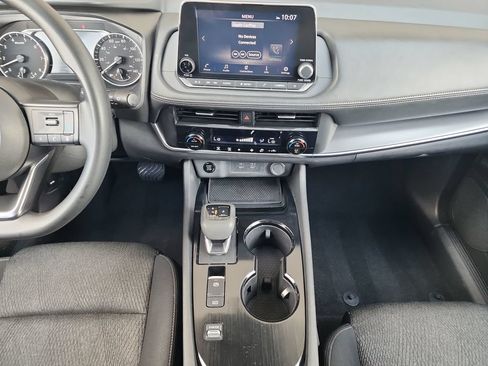 Used 2024 Nissan Rogue SV FWD image 26