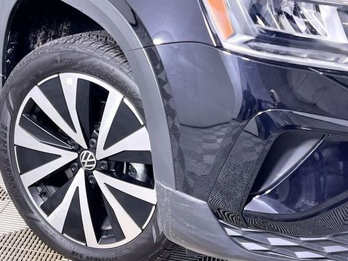 Used 2024 Volkswagen Taos SE image 10