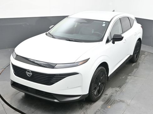 Certified 2025 Nissan Murano SV image 32