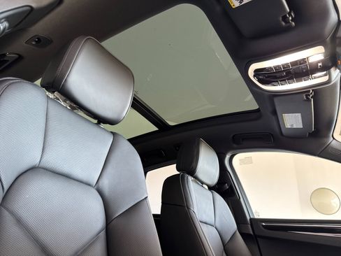 New 2026 Porsche Macan image 19