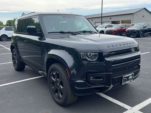 Certified 2023 Land Rover Defender 110 X-Dynamic SE AWD/4WD image 7
