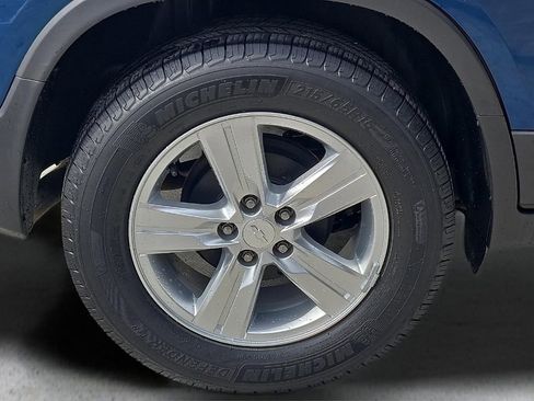 Used 2019 Chevrolet Trax LT w/ Driver Confidence Package FWD image 8