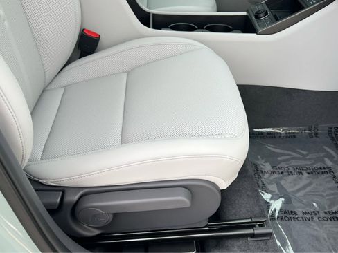 New 2026 Hyundai Kona SEL Premium image 18