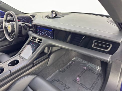 Used 2020 Porsche Taycan image 15