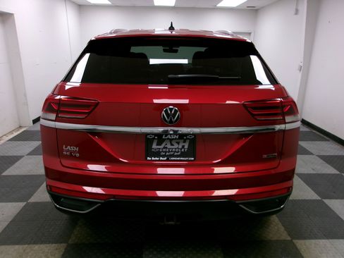 Used 2022 Volkswagen Atlas Cross Sport SE w/ Black Wheel Package AWD/4WD image 12