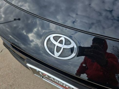 Used 2024 Toyota Prius LE image 28