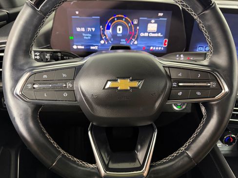 Used 2025 Chevrolet Traverse LT w/ Enhanced Driving Package AWD/4WD image 13