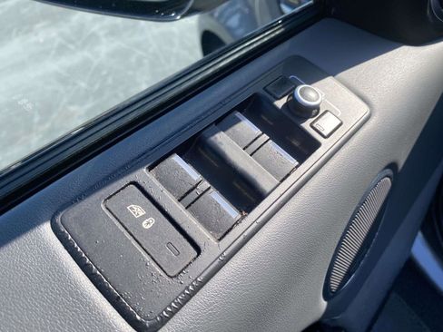 Used 2014 Land Rover Range Rover Sport HSE image 19