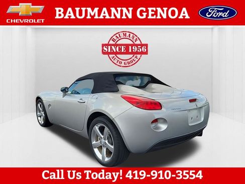 Used 2006 Pontiac Solstice Convertible w/ Premium Package RWD image 11