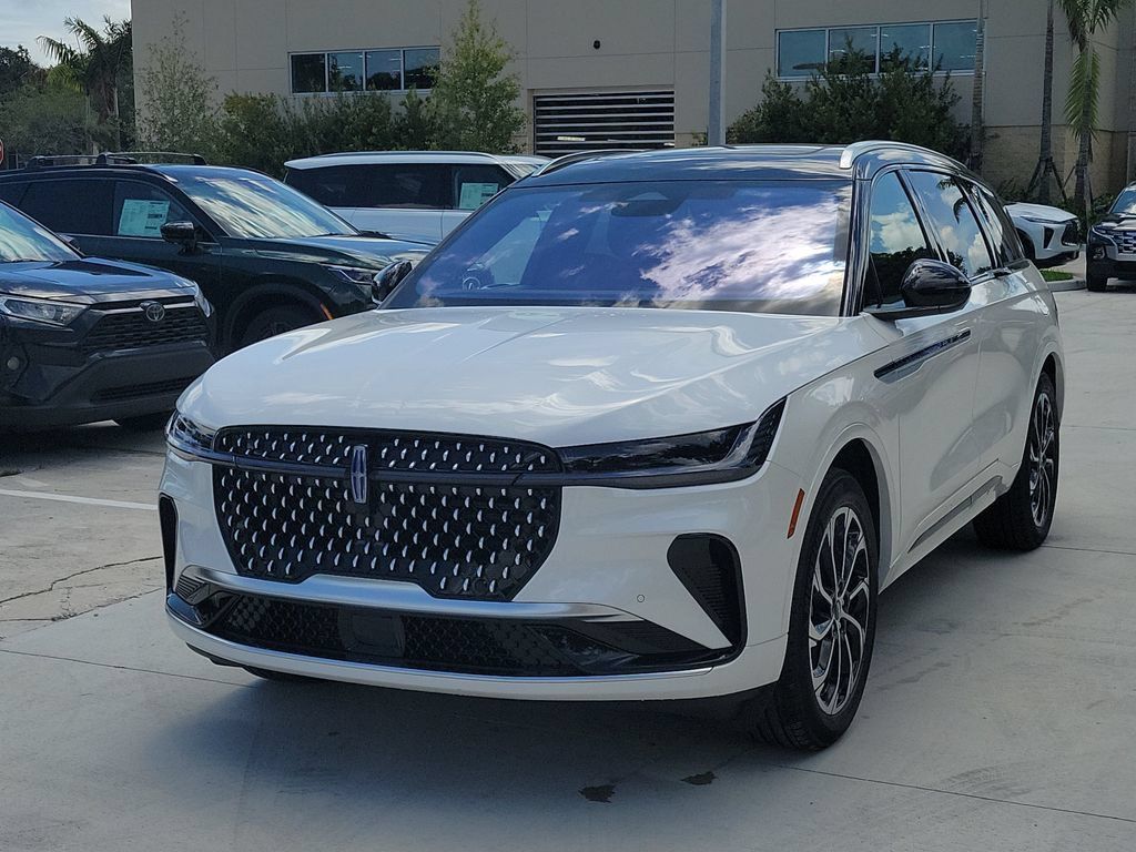 New 2026 Lincoln Nautilus Reserve AWD/4WD image 2
