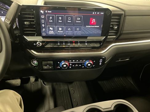 New 2026 GMC Sierra 1500 SLE image 22