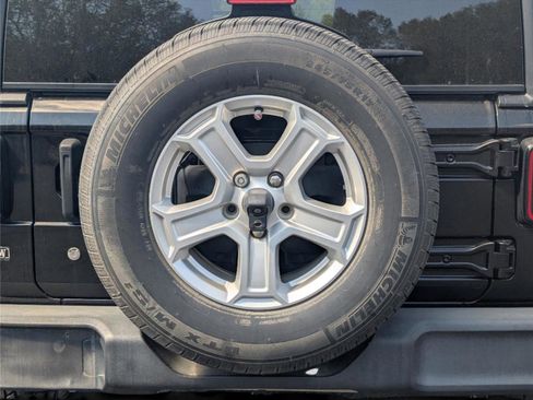 Used 2018 Jeep Wrangler Unlimited Sport S image 37