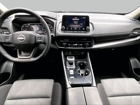 Used 2025 Nissan Rogue SV FWD image 15