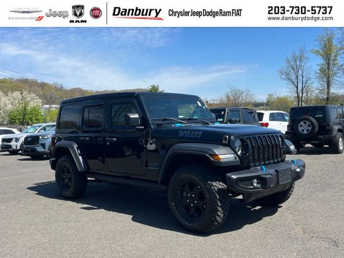 Used 2023 Jeep Wrangler Unlimited w/ Sun & Screen Package AWD/4WD image 1