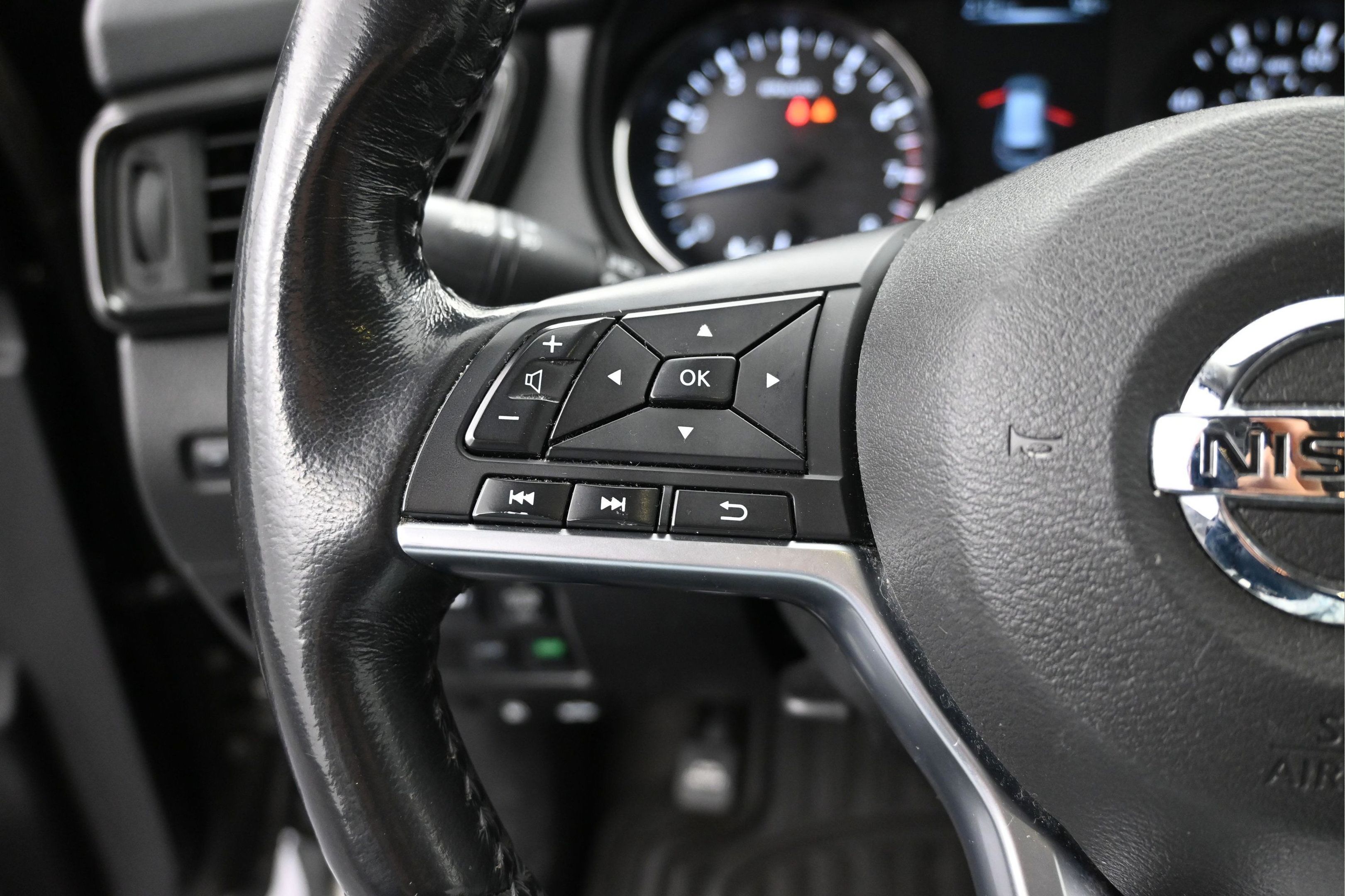 Used 2017 Nissan Rogue SL FWD image 14