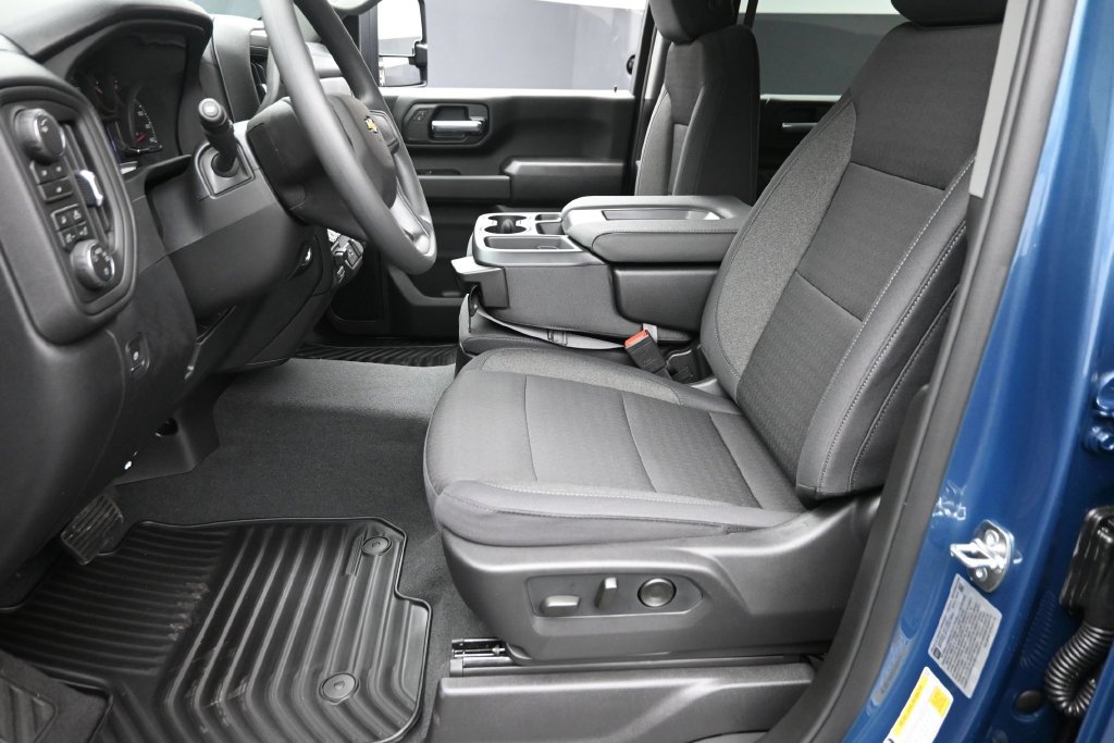 New 2026 Chevrolet Silverado 2500 Custom w/ Custom Value Package AWD/4WD image 15
