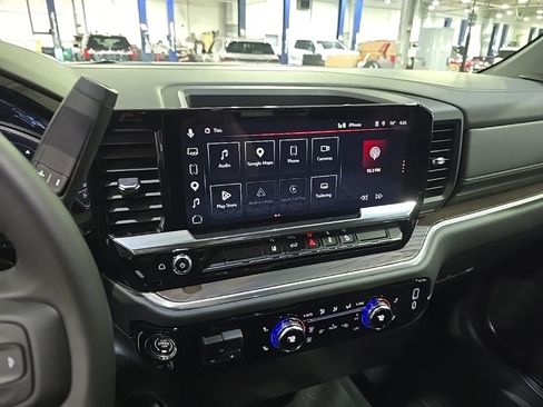 Used 2025 GMC Sierra 2500 SLT AWD/4WD image 20