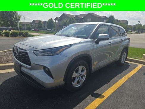 Certified 2024 Toyota Highlander LE AWD/4WD image 3