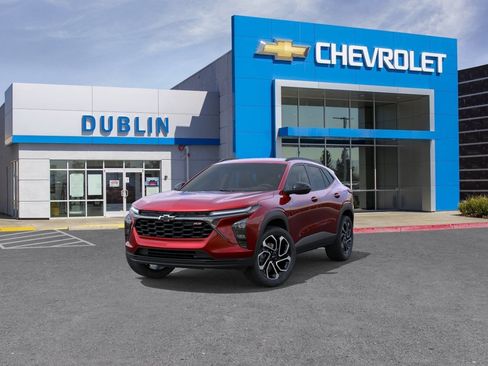 Used 2026 Chevrolet Trax RS w/ Sunroof Package FWD image 8