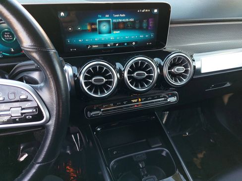 Used 2021 Mercedes-Benz GLB 250 GLB 250 image 20