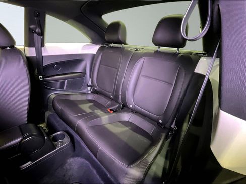 Used 2014 Volkswagen Beetle TDI image 20