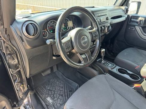 Used 2018 Jeep Wrangler Unlimited Sport S AWD/4WD image 12
