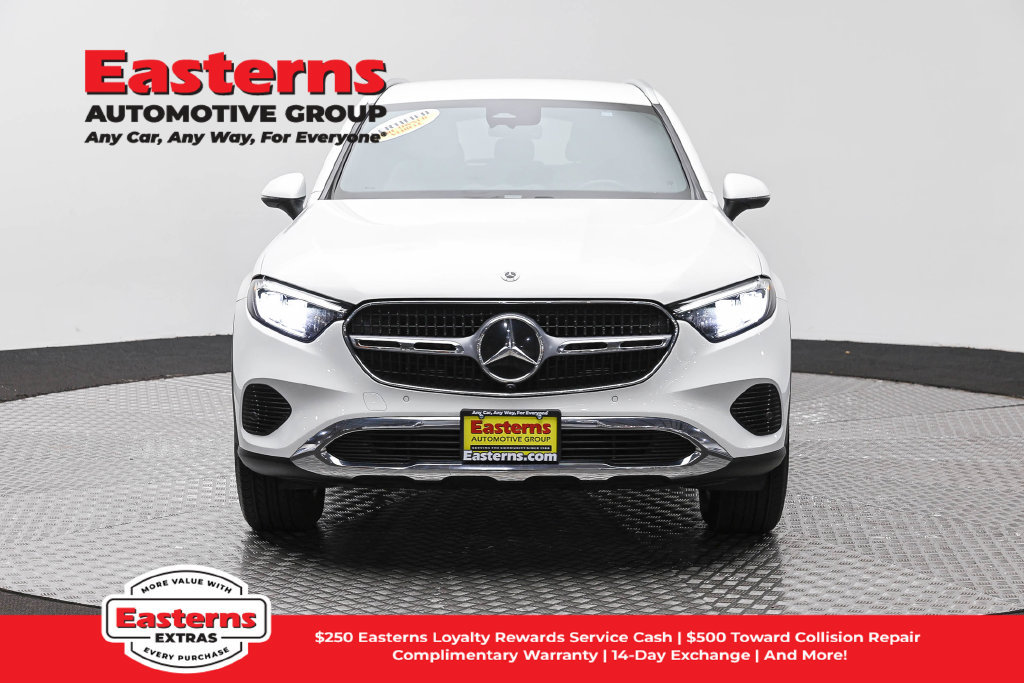 Used 2023 Mercedes-Benz GLC 300 4MATIC image 3