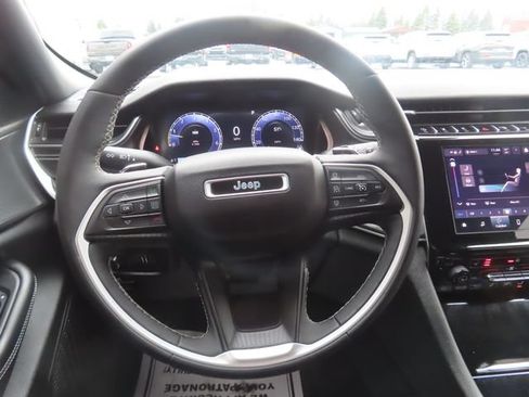 Used 2023 Jeep Grand Cherokee Altitude AWD/4WD image 32