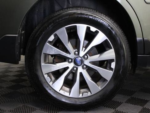 Used 2018 Subaru Outback 3.6R Touring AWD/4WD image 8