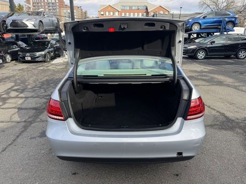Used 2014 Mercedes-Benz E 350 4MATIC Sedan image 31