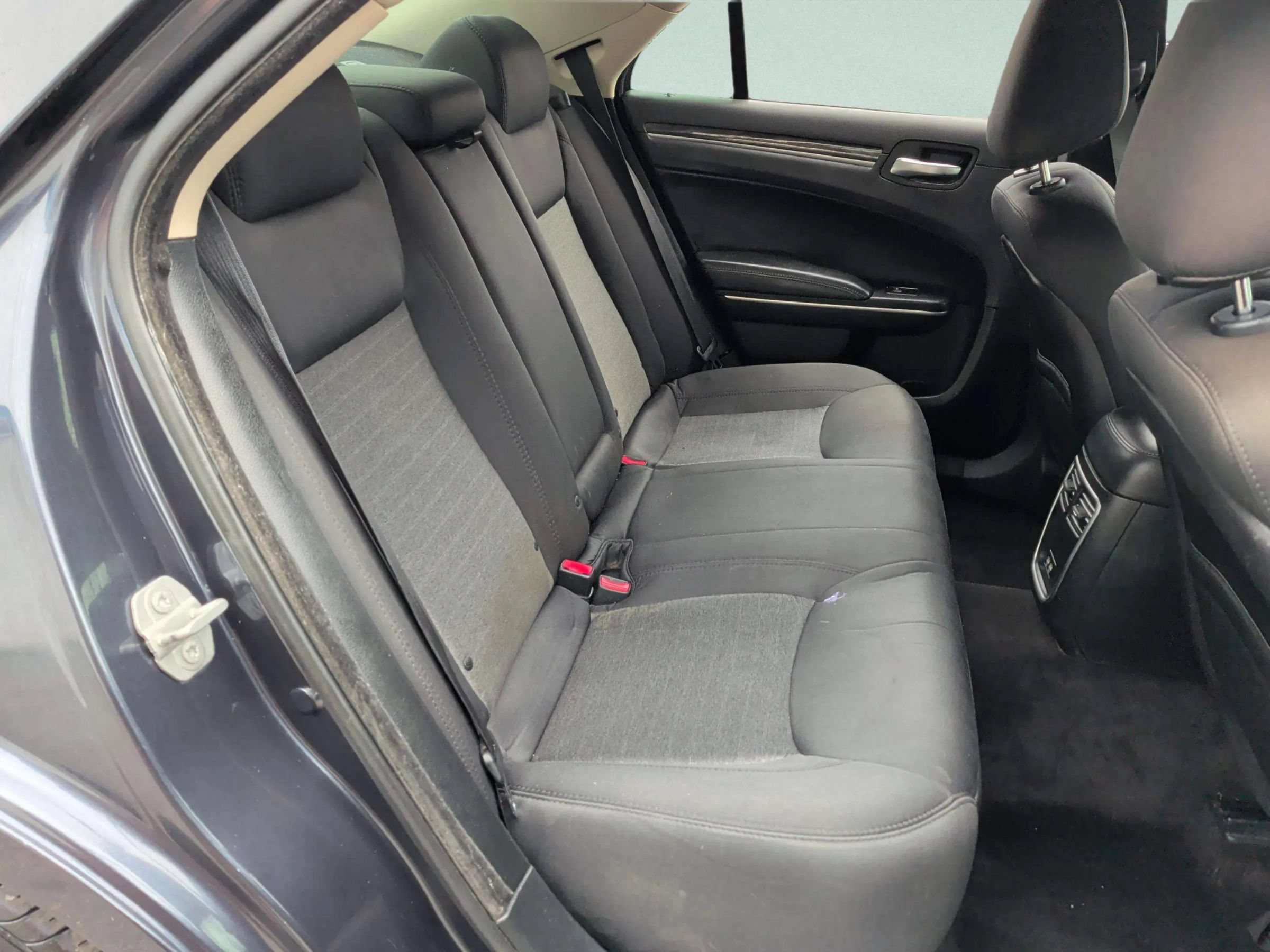 Used 2018 Chrysler 300 Touring w/ Sport Appearance Package RWD image 29
