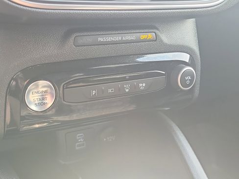 Used 2023 Ford Escape Platinum w/ Premium Technology Package image 30