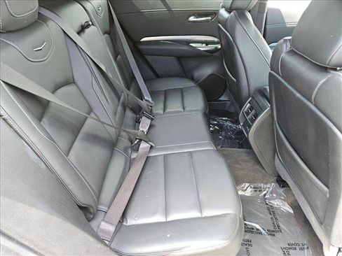Used 2024 Cadillac XT4 Premium Luxury image 18