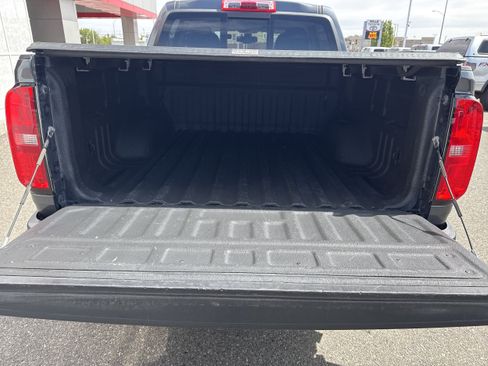 Used 2016 Chevrolet Colorado Z71 AWD/4WD image 12