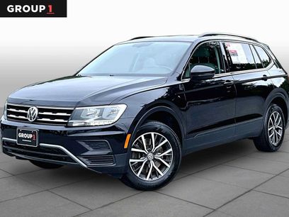 Used 2019 Volkswagen Tiguan SE w/ Panoramic Sunroof Package