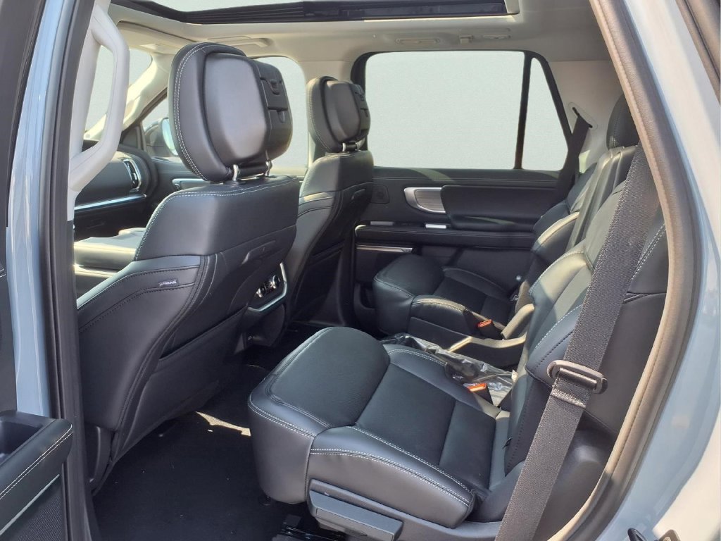 New 2027 Ford Expedition Platinum w/ Driver's Package AWD/4WD image 21