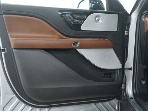 Used 2021 Lincoln Aviator Reserve w/ Equipment Group 201A image 21