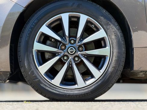 Used 2017 Nissan Altima 2.5 SV image 30